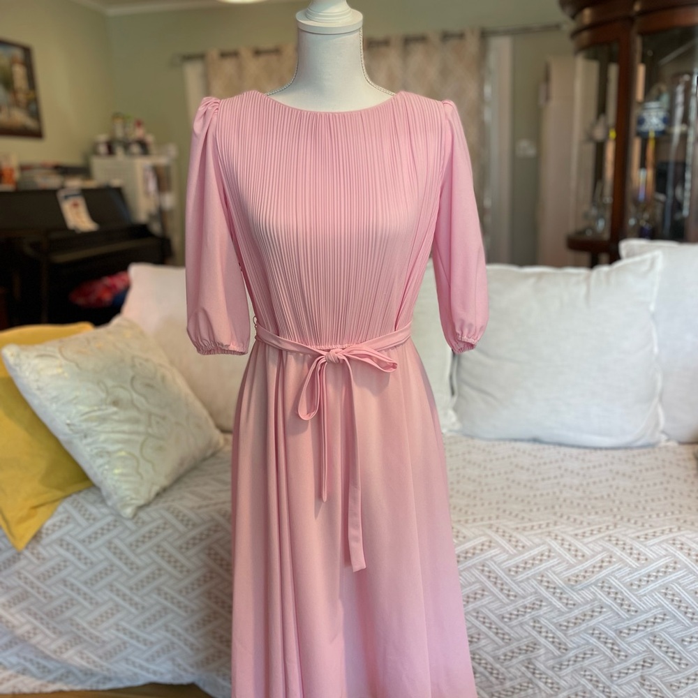 Vintage S.L. Petites Pink Pleated Midi Dress